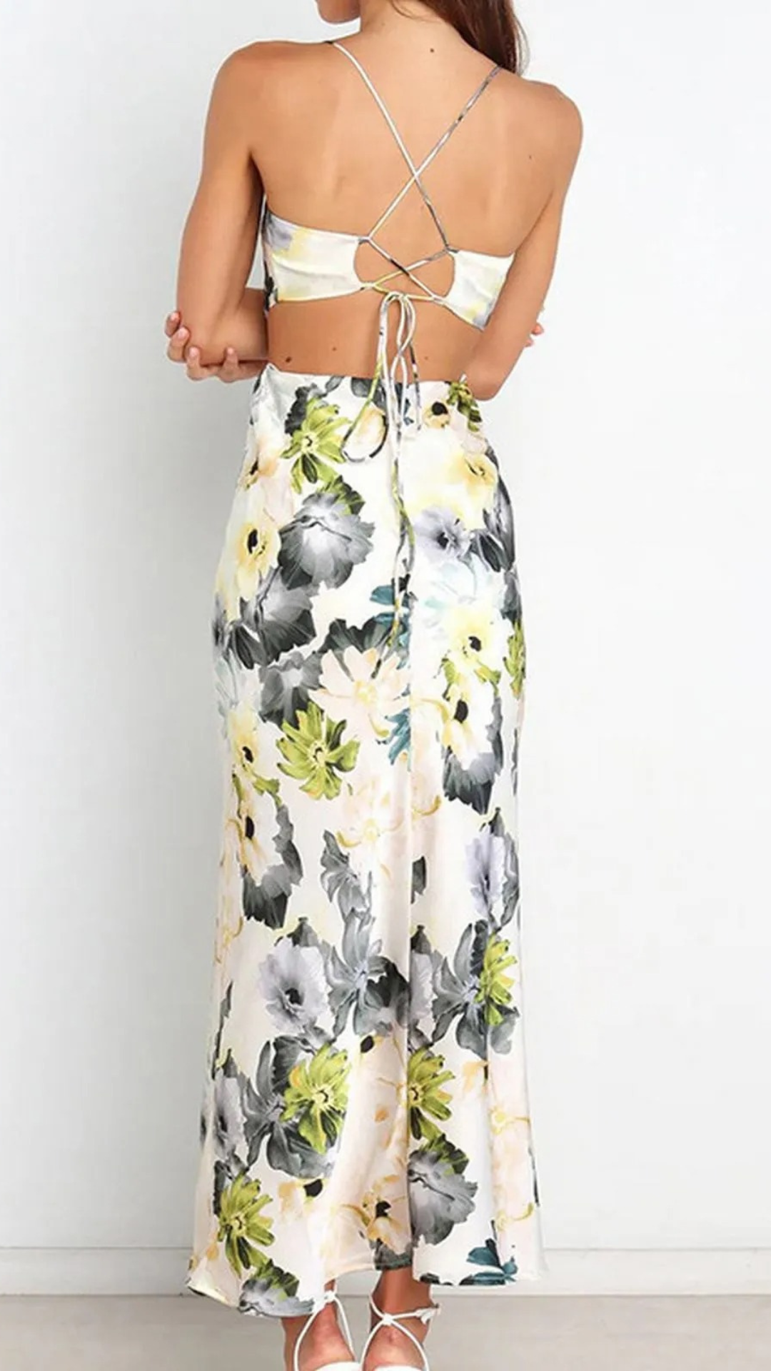 Vestido largo de satén con estampado floral y elegante | Bella Brisa