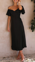 Vestido con hombros descubiertos y mangas de mariposa