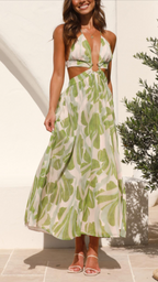 Vestido largo con cintura con aro de metal y estampado de hojas tropicales