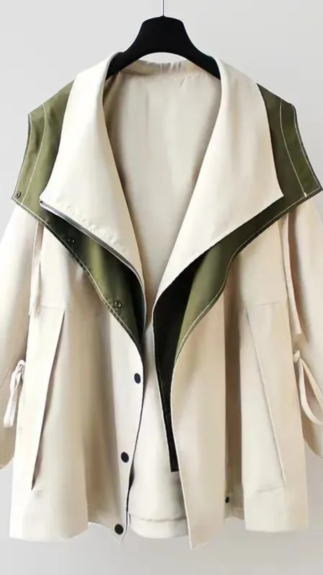 Gabardina con capucha