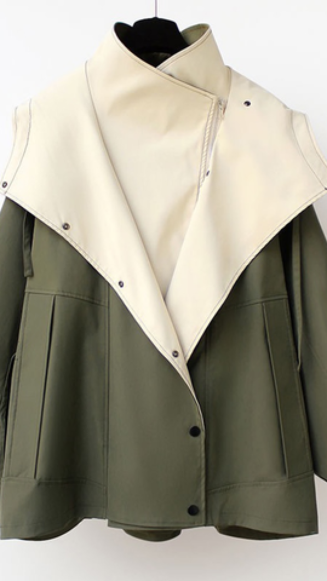 Gabardina con capucha