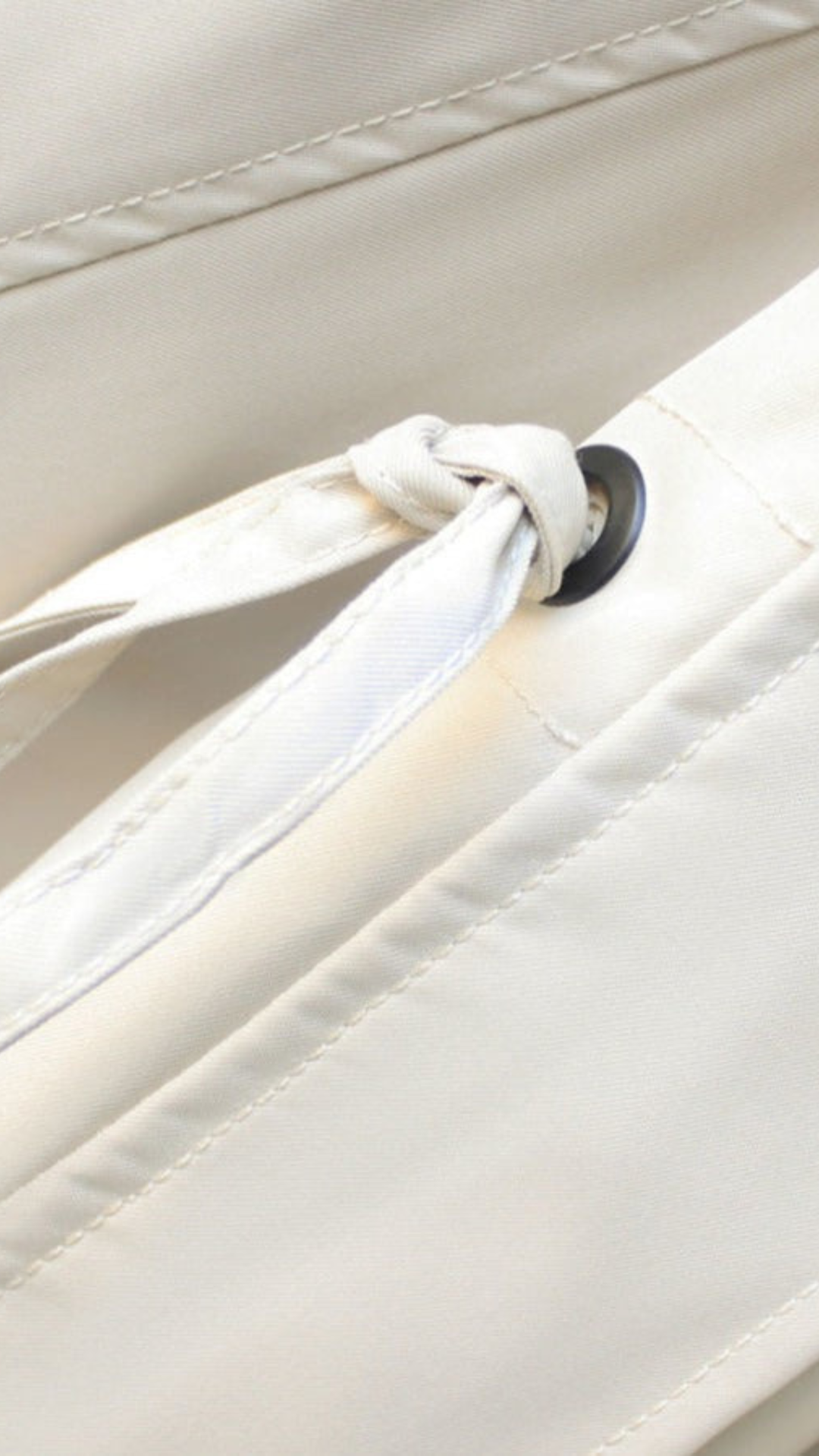 Gabardina con capucha