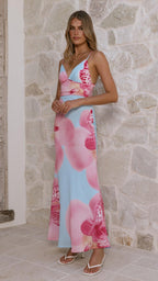 Vestido largo con copa triangular y flores