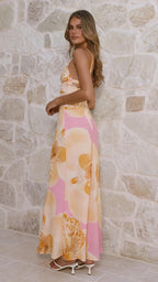 Vestido largo con copa triangular y flores