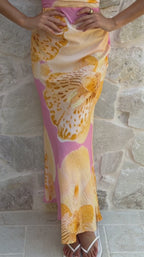 Vestido largo con copa triangular y flores